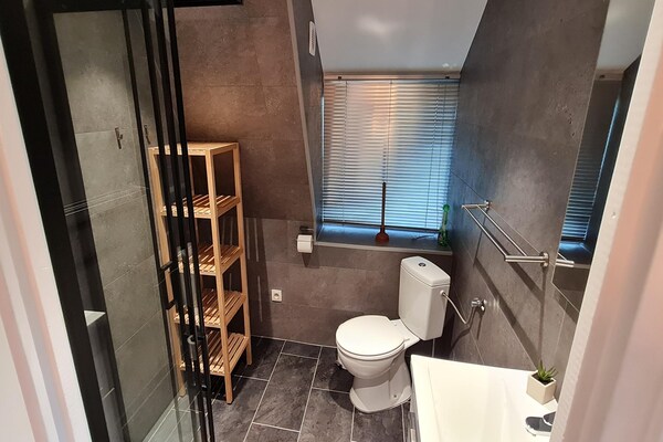 Foto van Gezellig Ardennen Chalet nabij Durbuy - Vakantiehuis in Durbuy - BathRoom