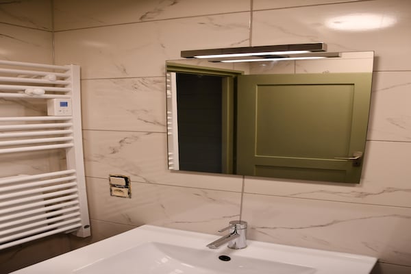 Foto van Modern chalet in Dochamps met terras - Vakantiehuis in Dochamps - BathRoom