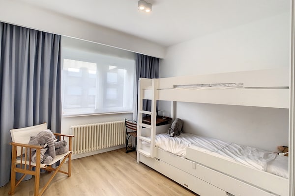Foto van Appartement bij de Zeedijk in België - Vakantiehuis in KNOKKE-HEIST - BedRoom