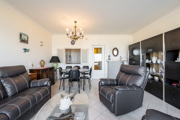 Foto van Appartement in Blankenberge met Zeezicht - Vakantiehuis in Blankenberge - LivingRoom