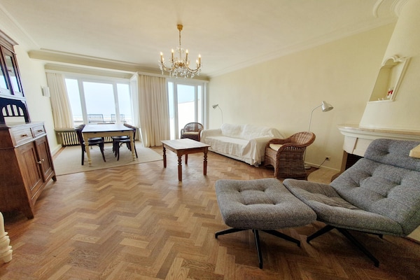 Foto van Appartement in Oostende met Zeezicht - Vakantiehuis in OSTEND - LivingRoom