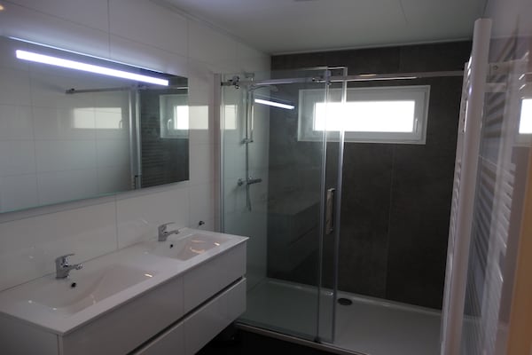 Foto van Lodge in Breeduyn met Tuin en Terras - Vakantiehuis in Bredene - BathRoom