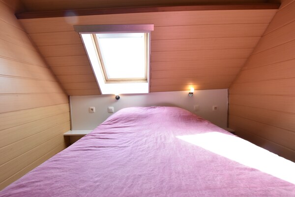 Foto van Knusse vakantiewoning in Westouter met een tuin en uitzicht - BedRoom