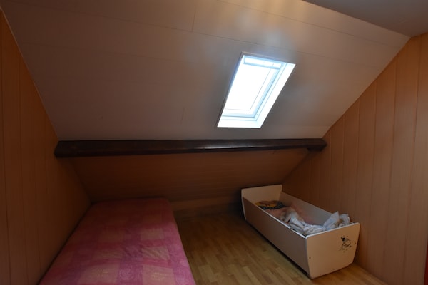 Foto van Knusse vakantiewoning in Westouter met een tuin en uitzicht - BedRoom