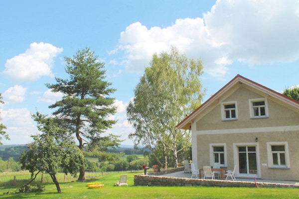 Foto van Vakantiehuis in Milíre bij Bohemer Woud - Vakantiehuis in Milire - ExteriorSummer