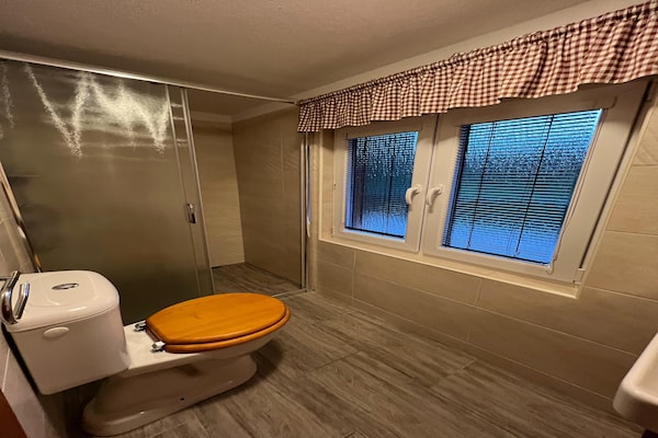 Foto van Ontspannend bosuitje met BBQ - Vakantiehuis in Kyjov - BathRoom