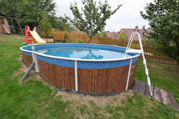 Foto van Vakantiehuis in bos met privézwembad - Vakantiehuis in Petrohrad - Wellness