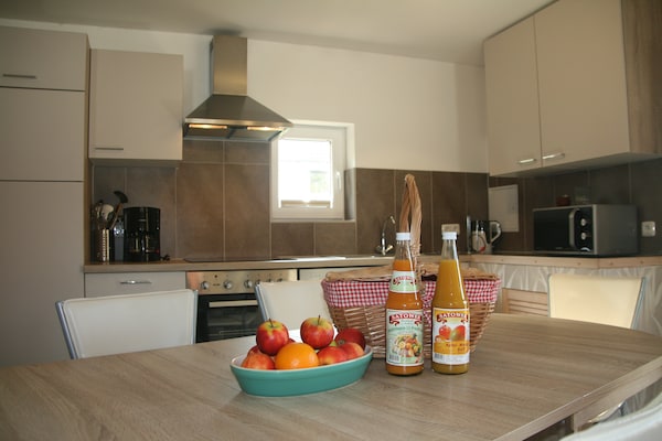 Foto van Elegant landhuis in Bastorf vlakbij de zee - Vakantiehuis in Kägsdorf - DiningRoom