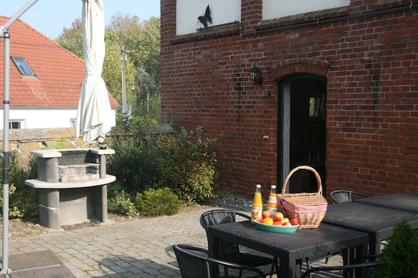 Foto van Elegant landhuis in Bastorf vlakbij de zee - Vakantiehuis in Kägsdorf - TerraceBalcony