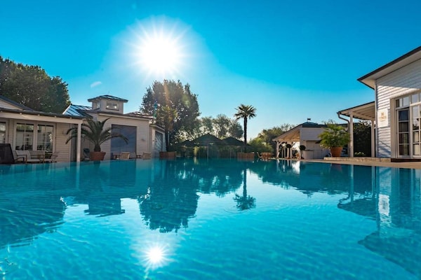 Foto van Sunday Resort Schwielowsee 2-Slaapkamerappartement - HotelSwimmingPool