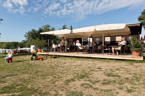 Foto van Caravan in Jebel met zwembad - Vakantiehuis in Jabel - Untagged