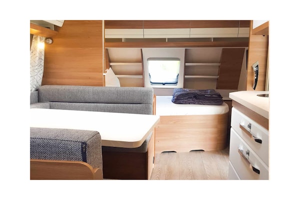 Foto van Caravan in Jebel met zwembad - Vakantiehuis in Jabel - Untagged