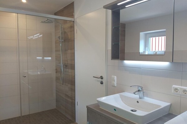 Foto van XXL-vakantiehuis voor gezinnen - Vakantiehuis in Rechlin - BathRoom