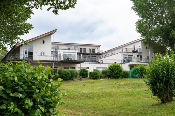 Foto van Elegant ingerichte vakantiewoning - Vakantiehuis in Granzow - ExteriorSummer