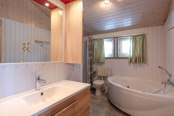 Foto van Vakantiehuis met sauna in vakantiepark Mirow - Vakantiehuis in Granzow - BathRoom