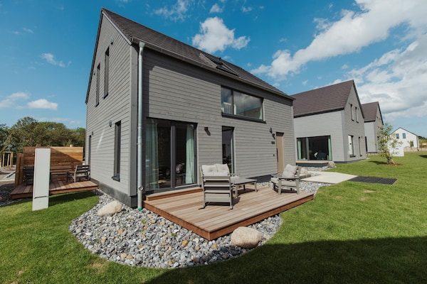 Foto van Halfvrijstaande woning in Scandinavische stijl - Vakantiehuis in Sagard - TerraceBalcony