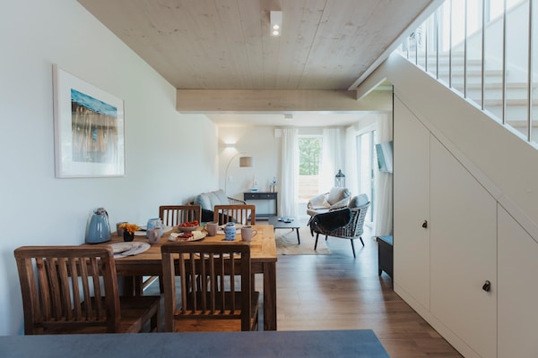 Foto van Halfvrijstaande woning in Scandinavische stijl - Vakantiehuis in Sagard - DiningRoom
