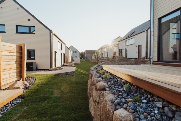 Foto van Halfvrijstaande woning in Scandinavische stijl - Vakantiehuis in Sagard - TerraceBalcony