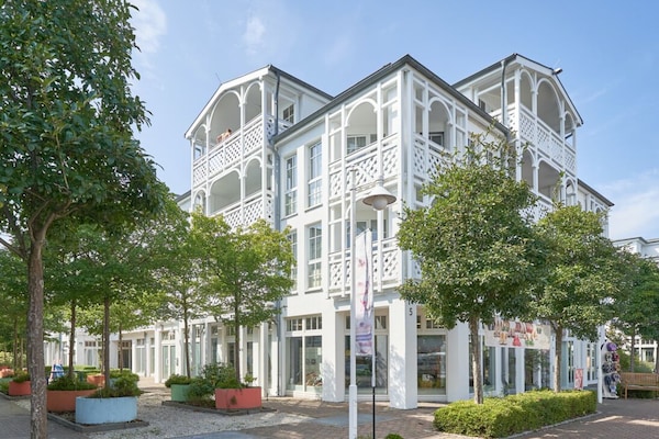 Foto van Charmant vakantieappartement voor 3 personen met balkon in Seepark Sellin - ExteriorSummer