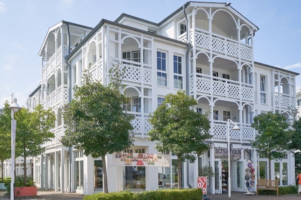 Foto van Charmant vakantieappartement voor 3 personen met balkon in Seepark Sellin - ExteriorSummer