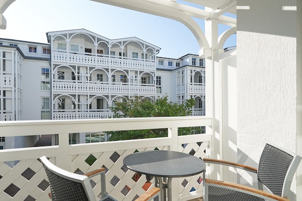Foto van Charmant vakantieappartement voor 3 personen met balkon in Seepark Sellin - TerraceBalcony