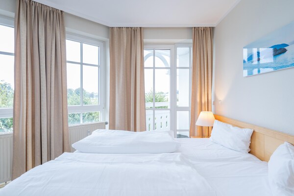 Foto van Baltic Sea holiday with dog and balcony in Sellin - Vakantiehuis in Sellin - BedRoom