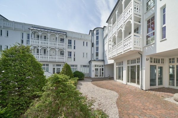 Foto van Baltic Sea holiday with dog and balcony in Sellin - Vakantiehuis in Sellin - GardenSummer