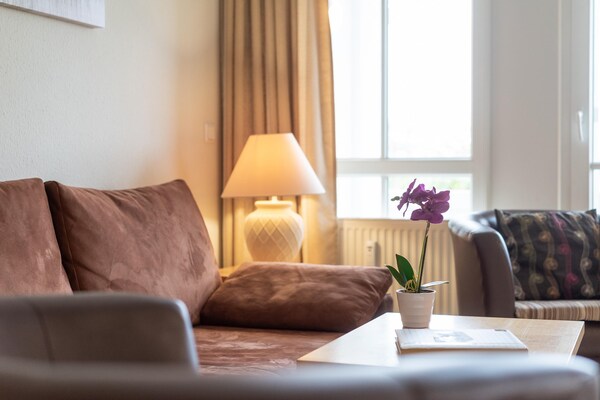 Foto van Baltic Sea holiday with dog and balcony in Sellin - Vakantiehuis in Sellin - LivingRoom