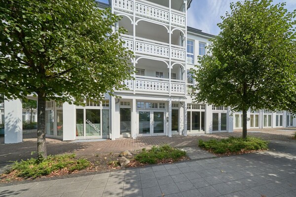 Foto van Baltic Sea holiday with dog and balcony in Sellin - Vakantiehuis in Sellin - ExteriorSummer