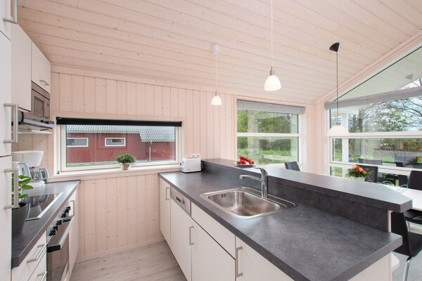 Foto van Baltic Nature Lodge voor 6 personen - Vakantiehuis in Großenbrode - Kitchen