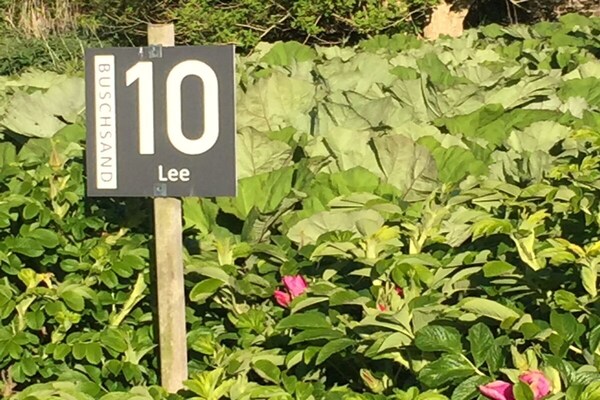 Foto van Bush Sand Lee moderne retraite - Vakantiehuis in Friedrichskoog-Spitze - GardenSummer