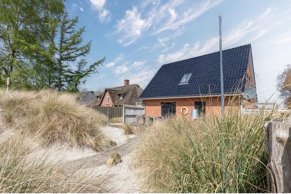 Foto van prachtig vakantiehuis voor Tating - Vakantiehuis in Tating - ExteriorSummer