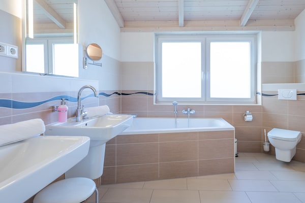 Foto van Gezellig, exclusief vakantiehuis in Dagebüll - Vakantiehuis in Dagebüll - BathRoom
