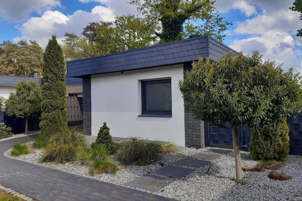 Foto van Bungalow in Suderburg met zwembad - Vakantiehuis in Suderburg - Untagged