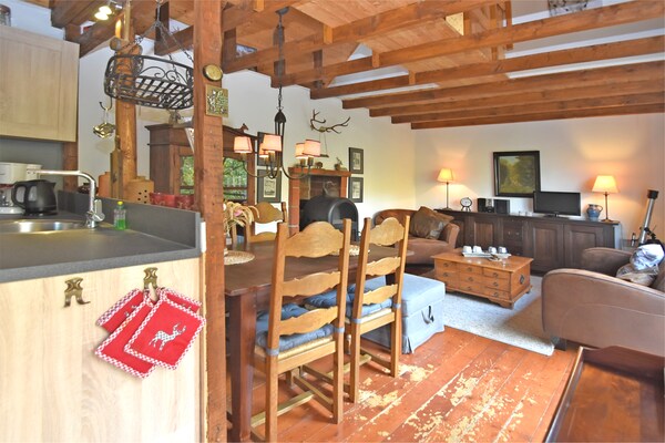 Foto van Gezellige schuilplaats, Wezerbergland - Vakantiehuis in Eichenborn - LivingRoom