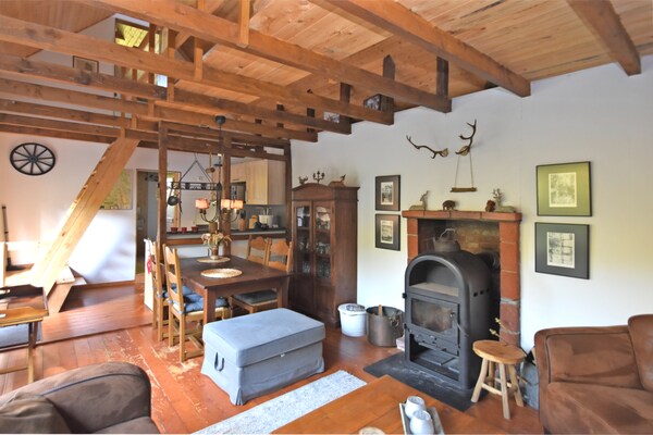 Foto van Gezellige schuilplaats, Wezerbergland - Vakantiehuis in Eichenborn - LivingRoom