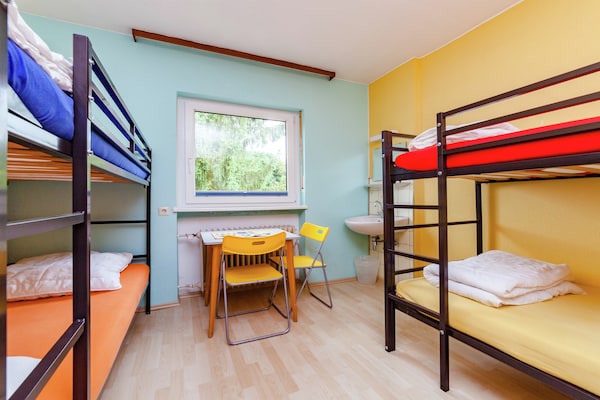Foto van hondvriendelijk groepshuis in Hessen met tuin - Vakantiehuis in Bad Zwesten-Wenzigerode - BedRoom