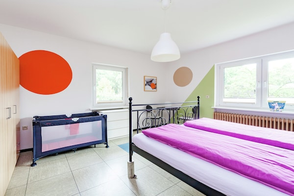 Foto van hondvriendelijk groepshuis in Hessen met tuin - Vakantiehuis in Bad Zwesten-Wenzigerode - BedRoom