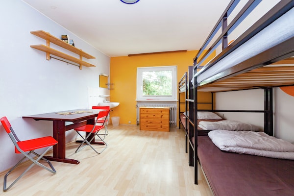 Foto van hondvriendelijk groepshuis in Hessen met tuin - Vakantiehuis in Bad Zwesten-Wenzigerode - BedRoom