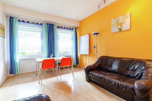 Foto van hondvriendelijk groepshuis in Hessen met tuin - Vakantiehuis in Bad Zwesten-Wenzigerode - LivingRoom