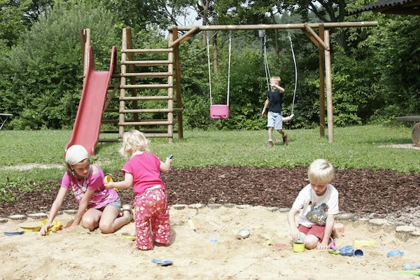 Foto van Vakantiehuis in Duitsland met natuurpracht - Vakantiehuis in Ronshausen - ParkFacilities