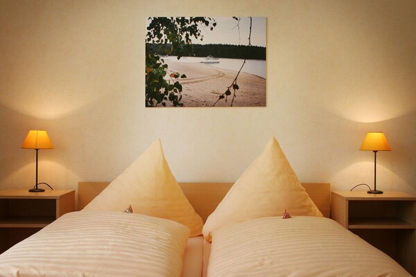 Foto van Bernsteinsee Hotel en Ferien Standaard Suite Kamer - BedRoom