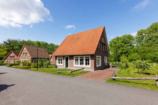 Foto van Sauna Retreat nabij Kasteel - Vakantiehuis in Bad Bentheim - ExteriorSummer