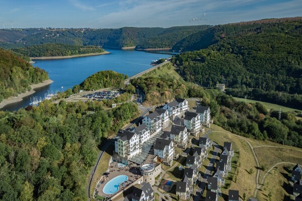 Foto van Stijlvolle penthouse van Rursee - Vakantiehuis in Heimbach - ExteriorSummer