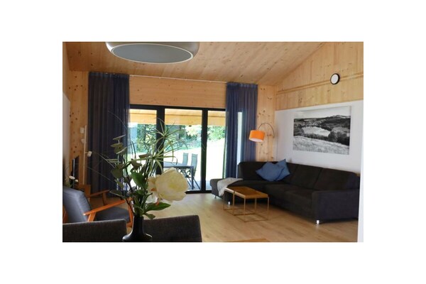 Foto van Bungalow in Gillenfeld met zwembad - Vakantiehuis in Gillenfeld - Untagged