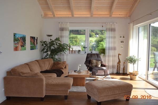 Foto van Bungalow in Gerolstein met zwembad - Vakantiehuis in Gerolstein - Untagged