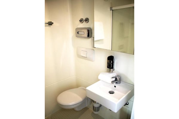 Foto van Bendorf Hotel by Belvilla Budget Tweepersoonskamer - BathRoom