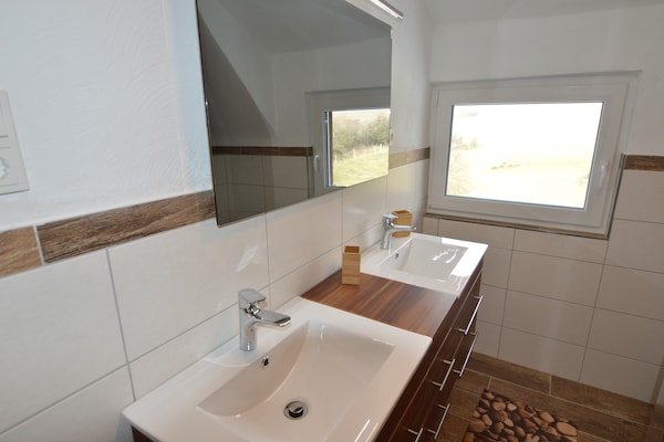 Foto van Vakantiehuis in Filz in de Eifel. - Vakantiehuis in Filz - BathRoom