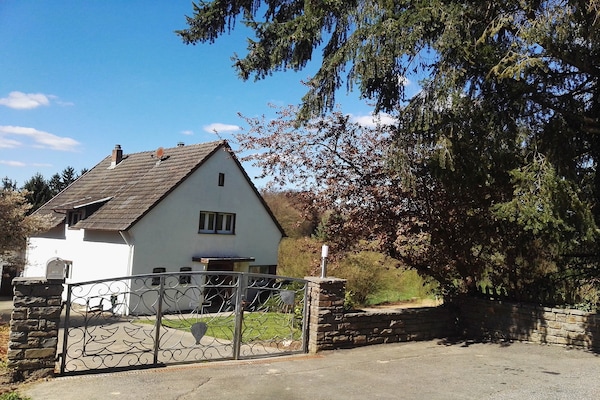 Foto van Vakantiehuis in Filz in de Eifel. - Vakantiehuis in Filz - ExteriorSummer
