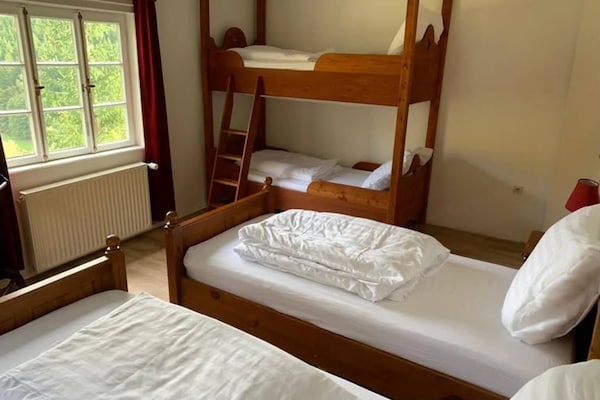 Foto van Charmant appartement met uitzicht op de bergen in Nordenau voor 6 personen - BedRoom